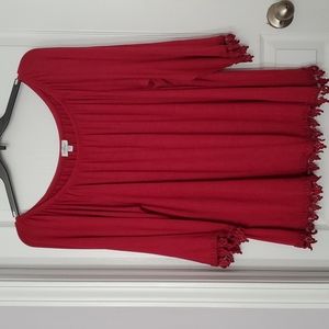 Avenue top with lace trim